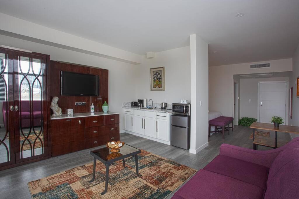 Cali King Size One Bedroom Luxurious Suite In Dtsd San Diego Exterior photo