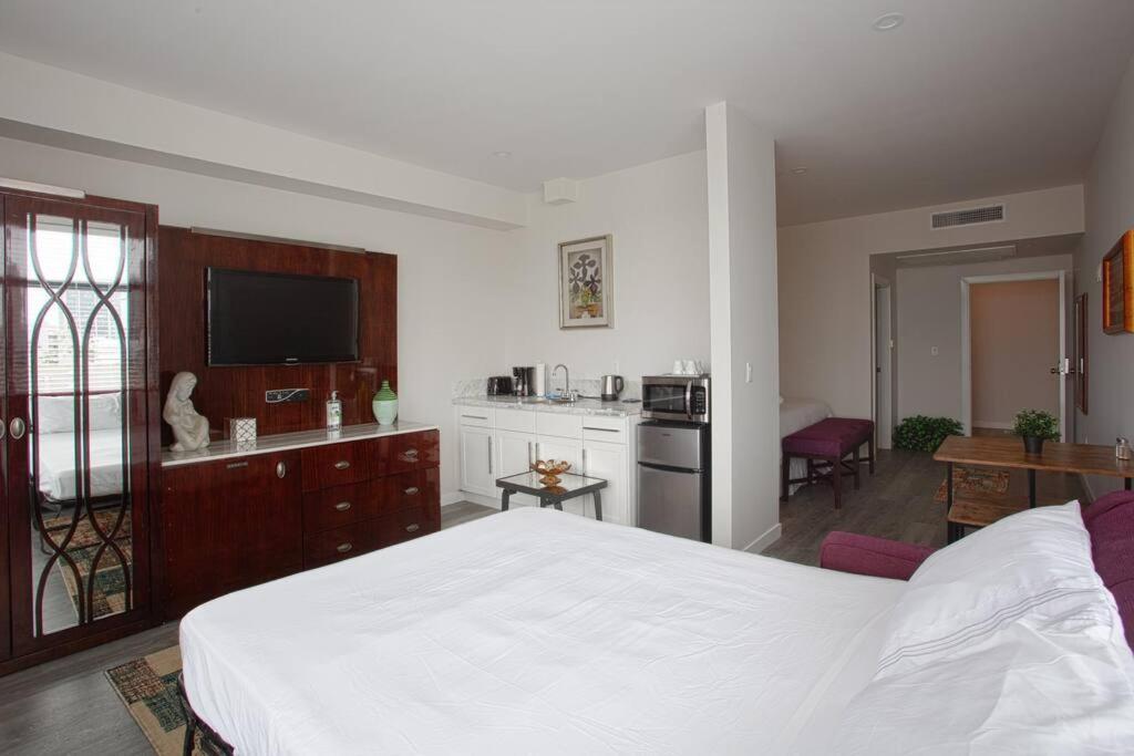 Cali King Size One Bedroom Luxurious Suite In Dtsd San Diego Exterior photo