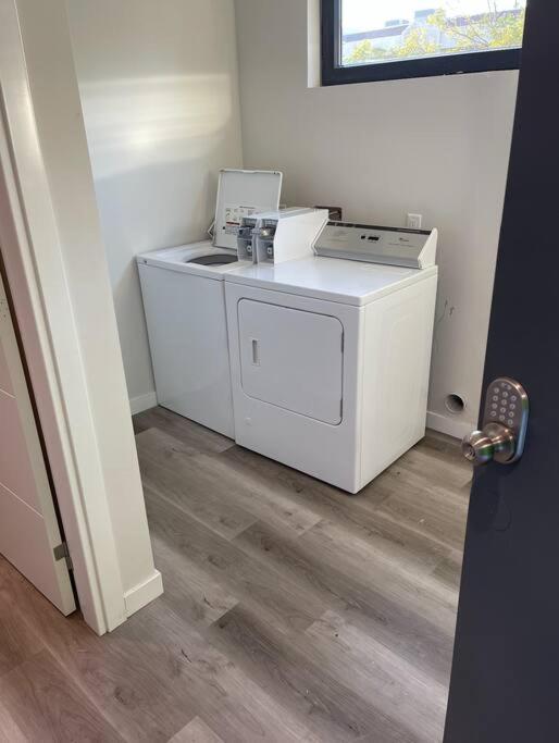 Cali King Size One Bedroom Luxurious Suite In Dtsd San Diego Exterior photo
