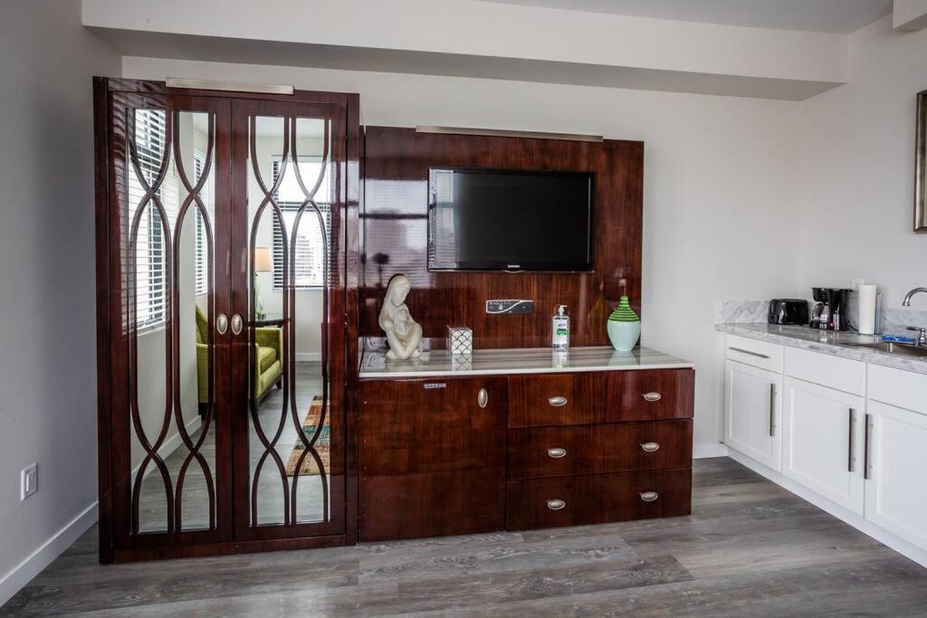 Cali King Size One Bedroom Luxurious Suite In Dtsd San Diego Exterior photo